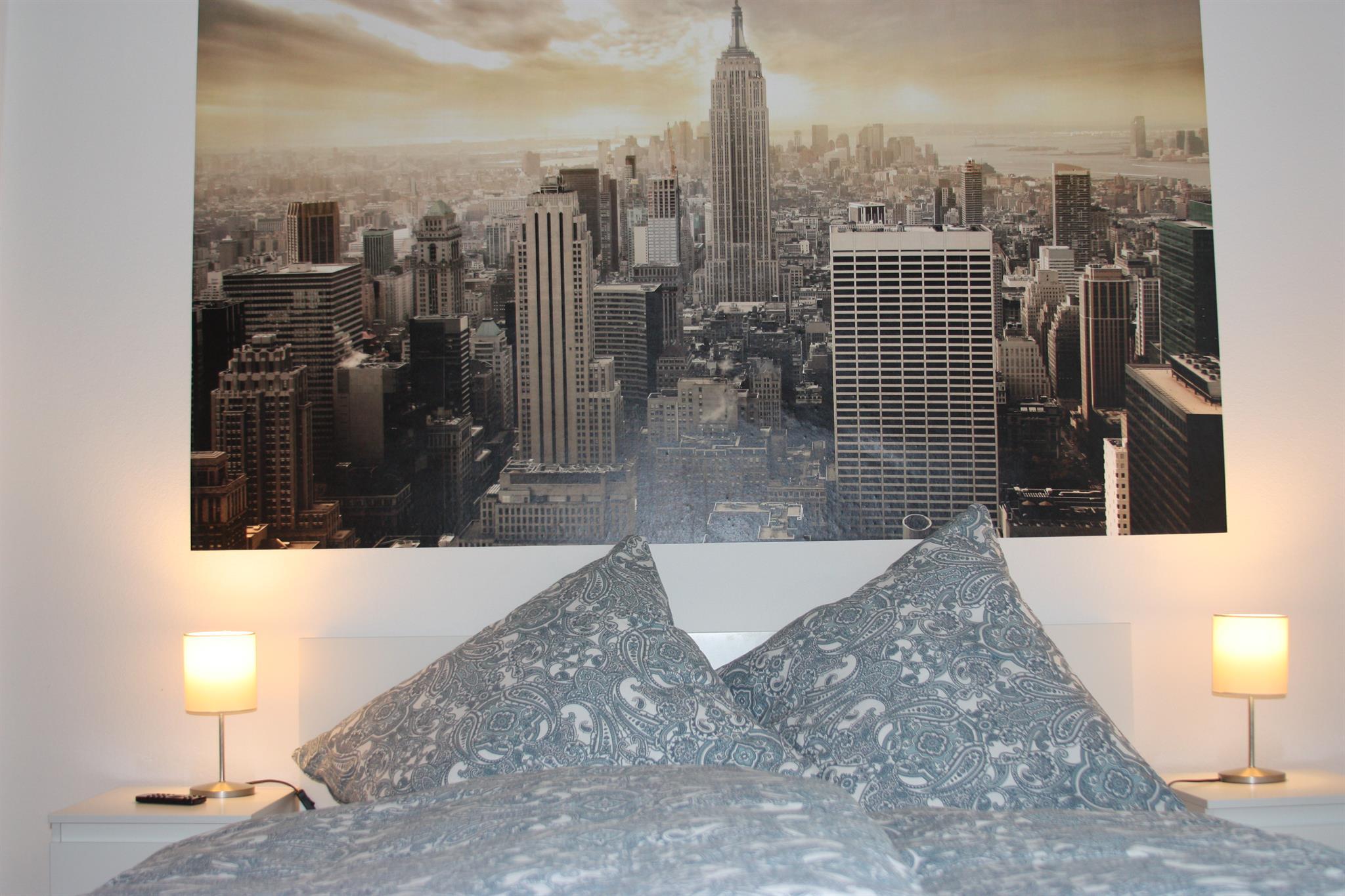 Foto: Schlafzimmer mit Doppelbett 140x200