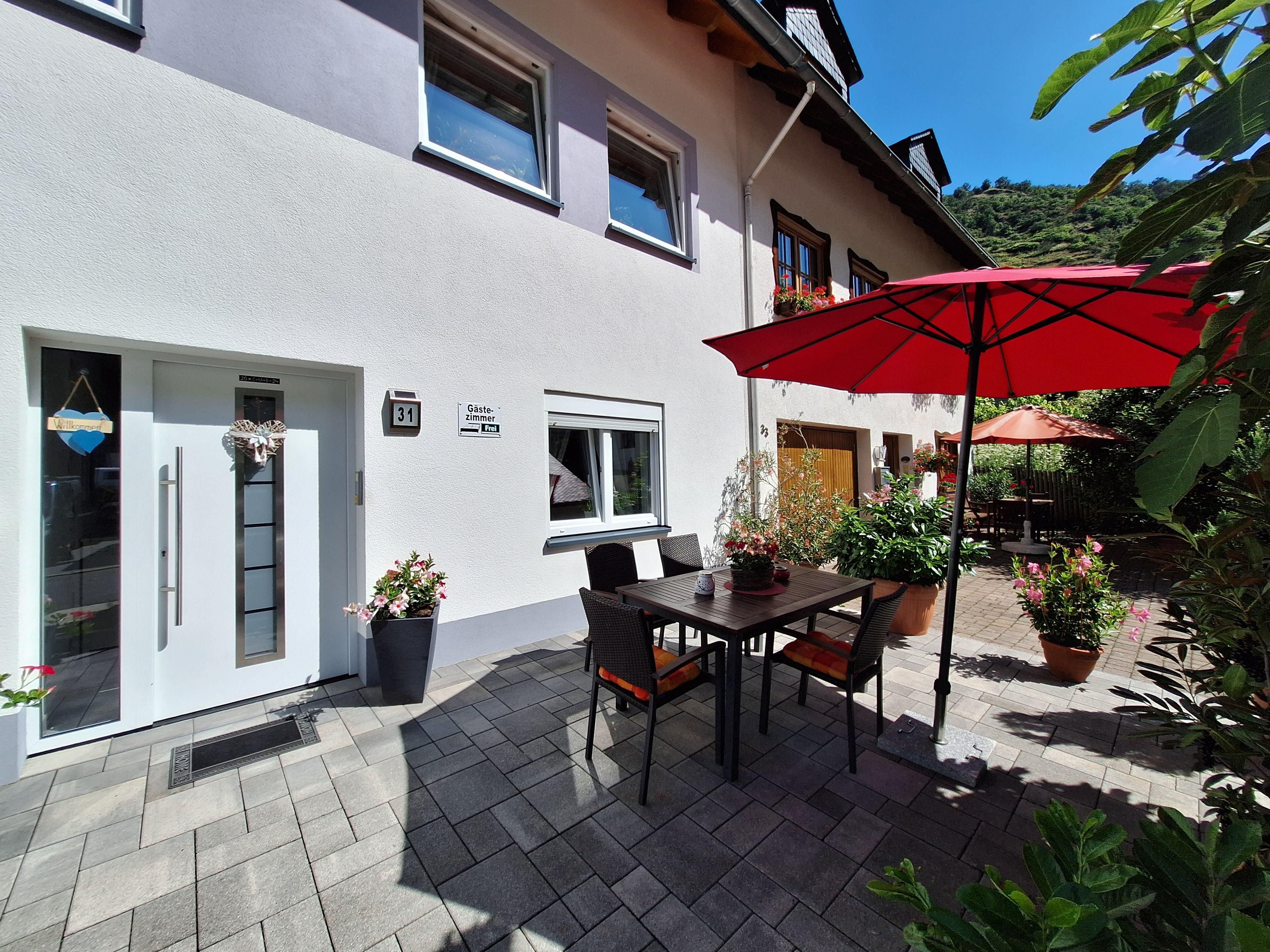 Foto: Terrasse direkt am Haus