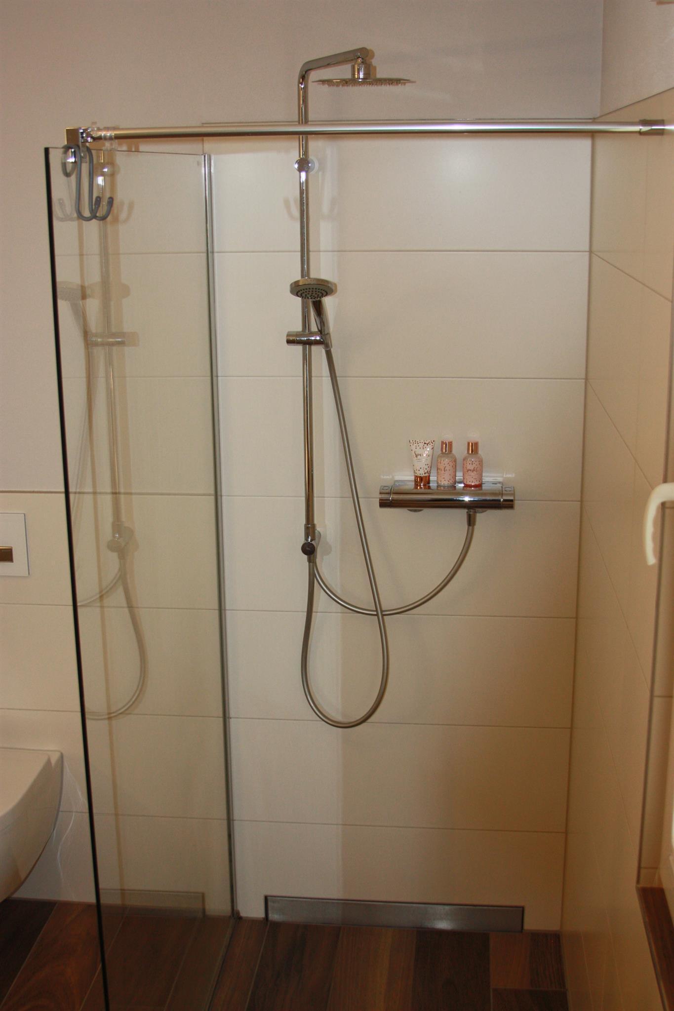 Foto: barrierefreier (Regen-)Dusche