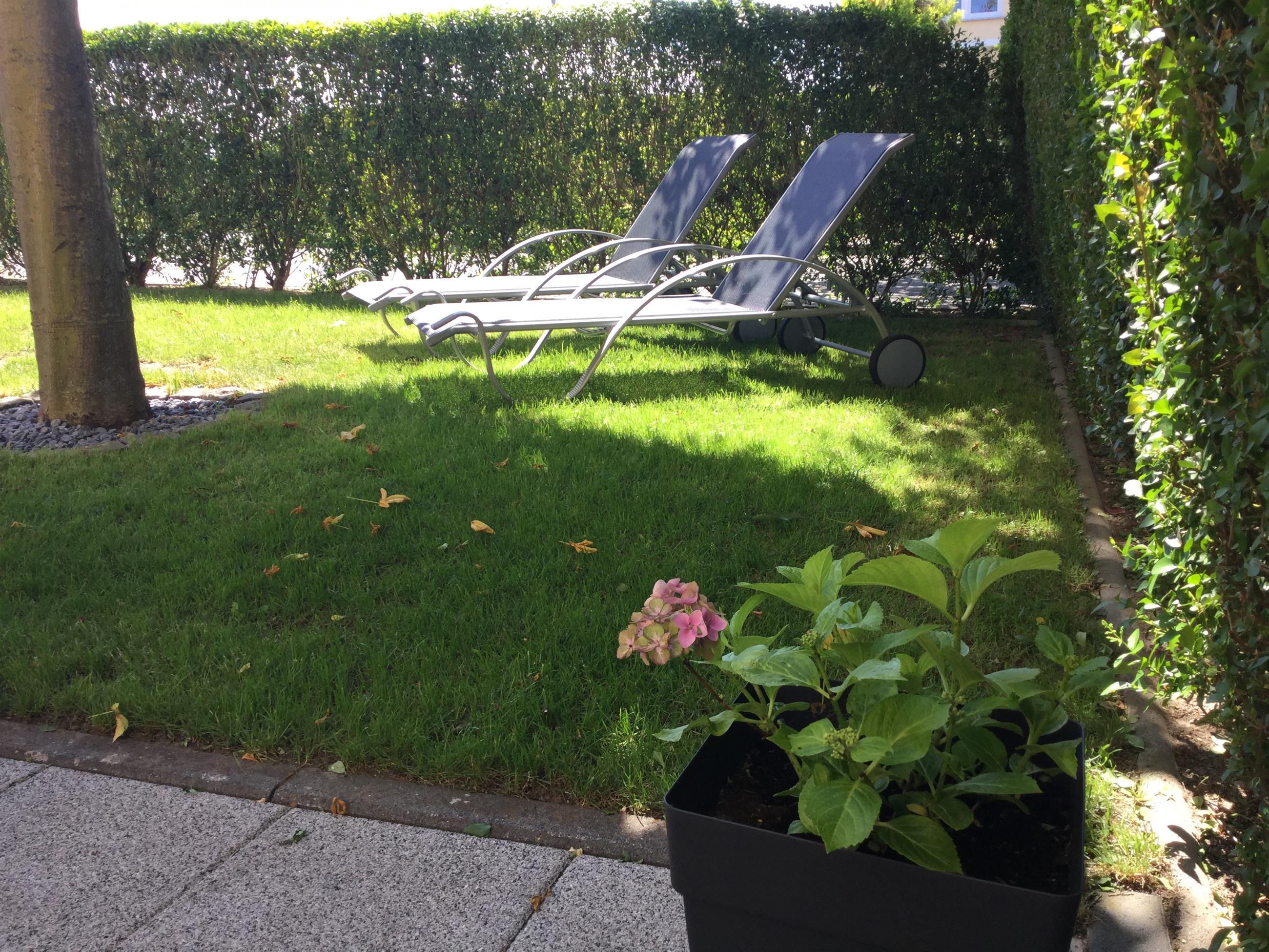 Foto: Gartenliegen