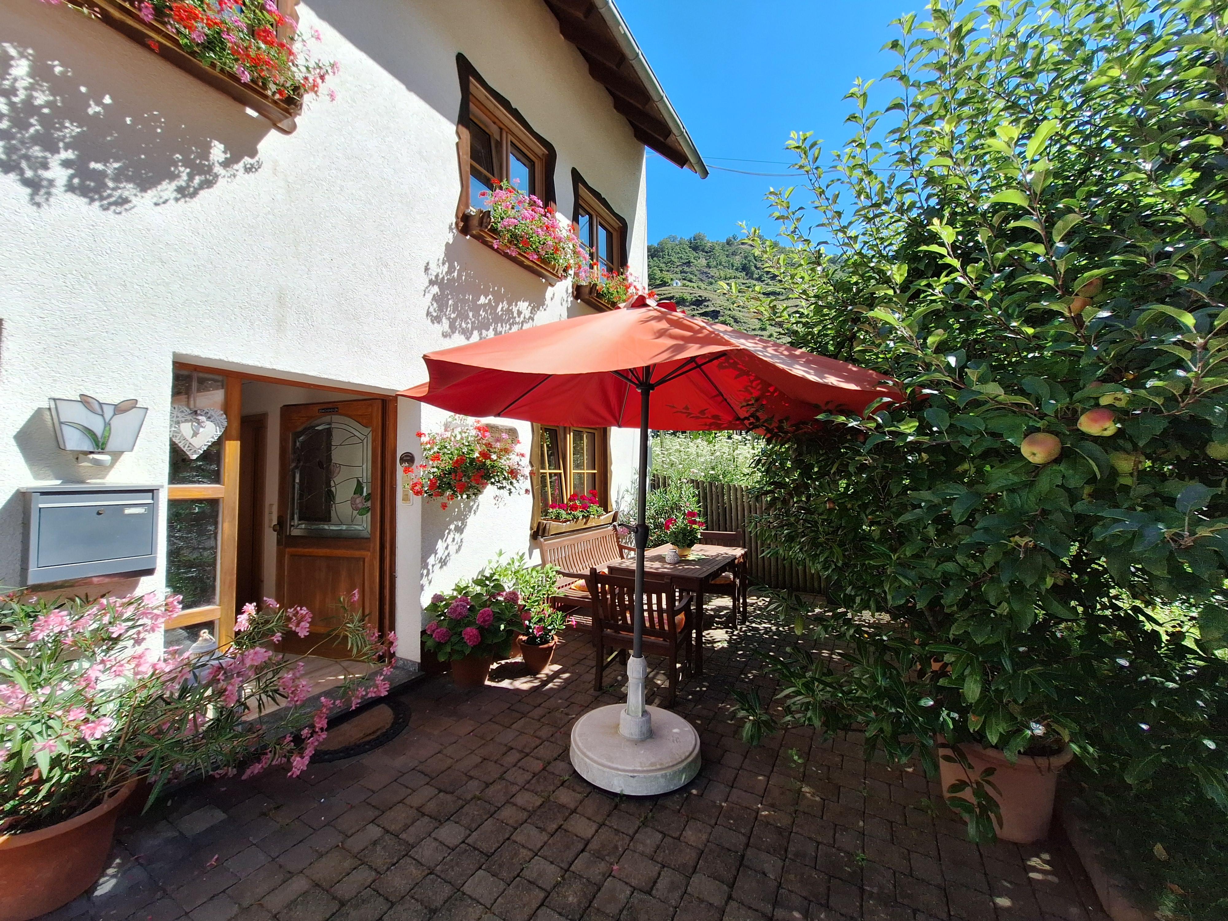 Foto: Terrasse am Haus