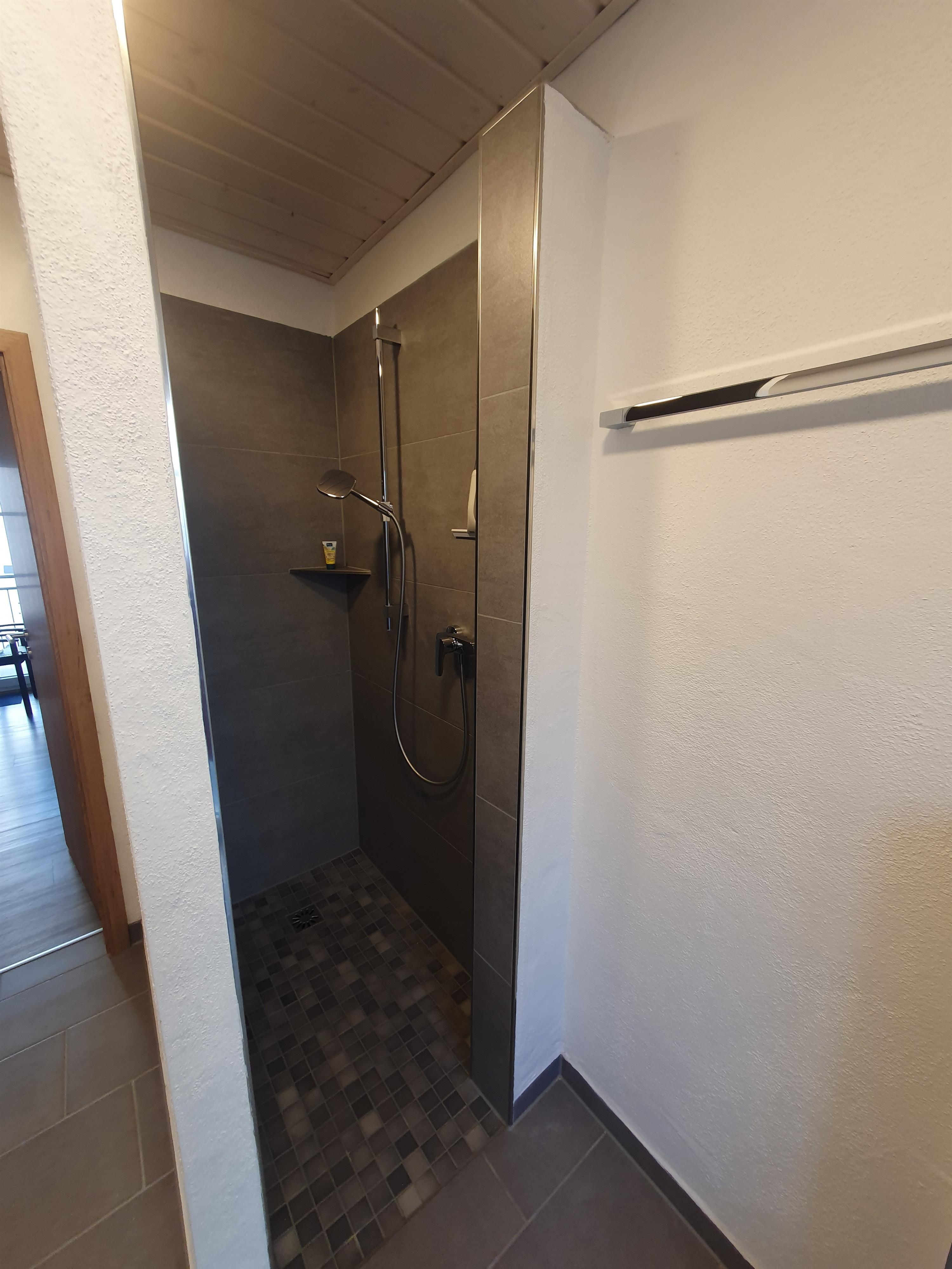 Foto: "Burgberg" ebenerdige Dusche