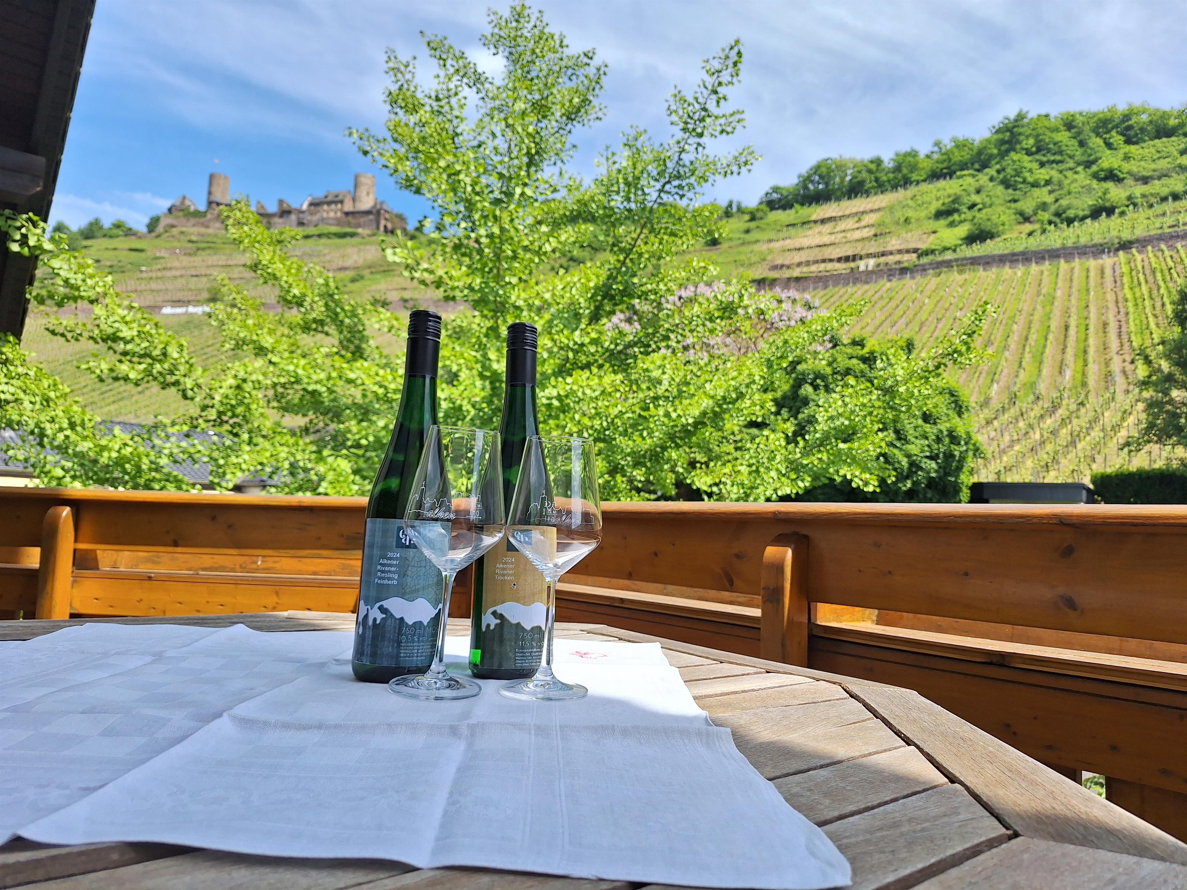 Foto: Wein aus eigenem Anbau