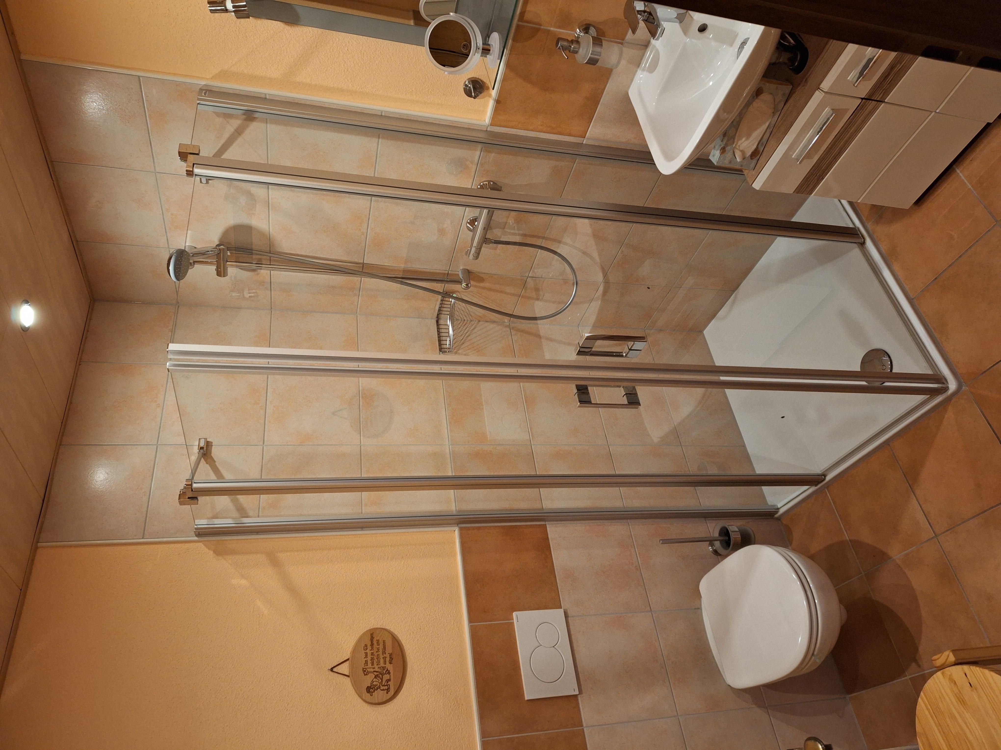 Foto: Dusche u. WC Fewo Hof 20250124_114949
