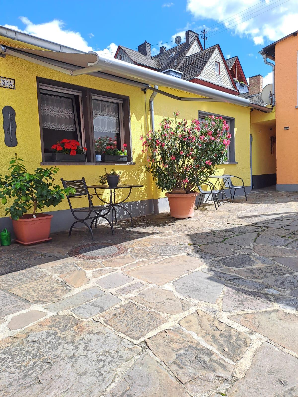Foto: Ferienhaus Wolle & Beate Alken mit Markiese
