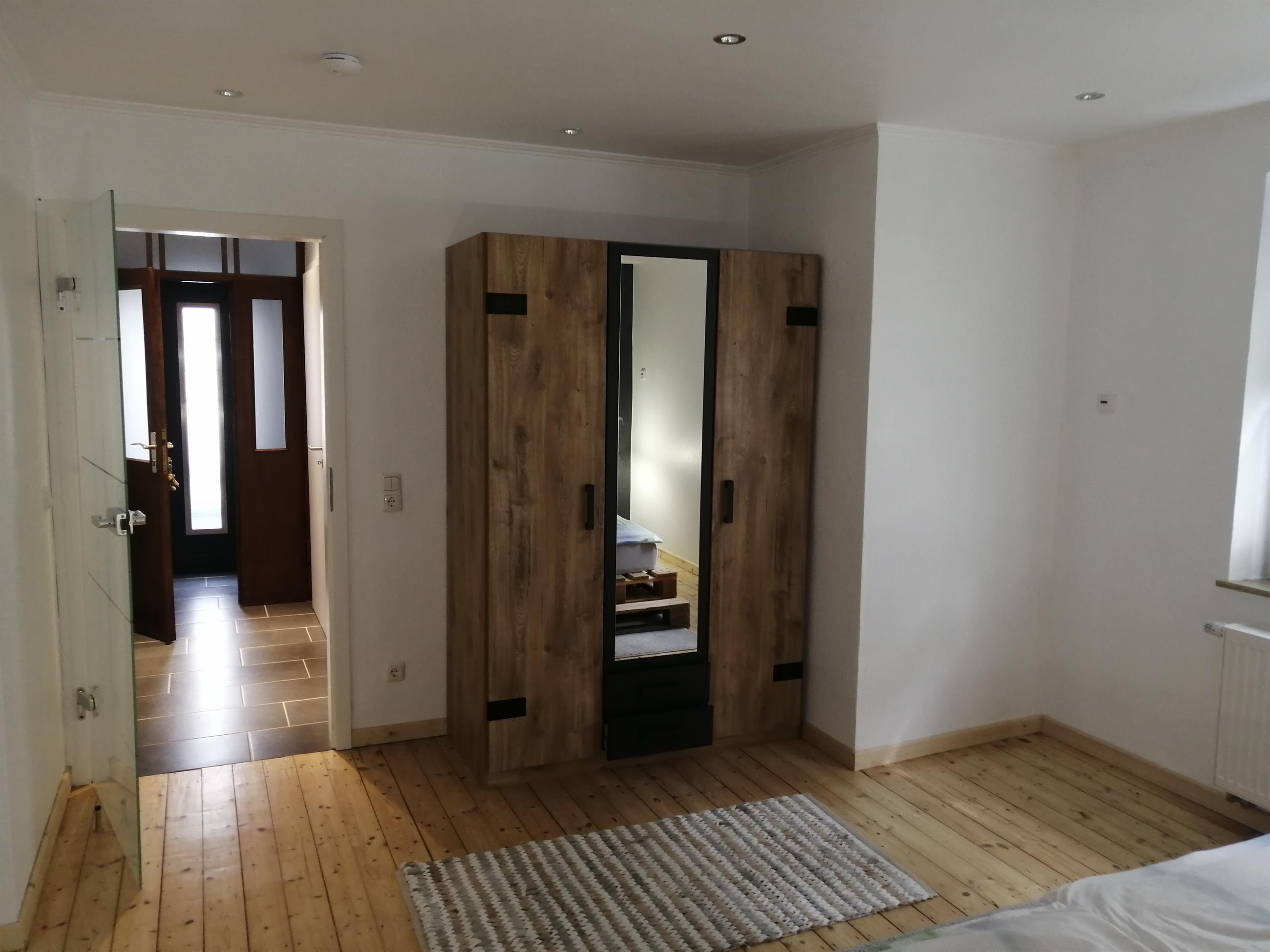 Foto: schlafzimmer_kleiderschrank