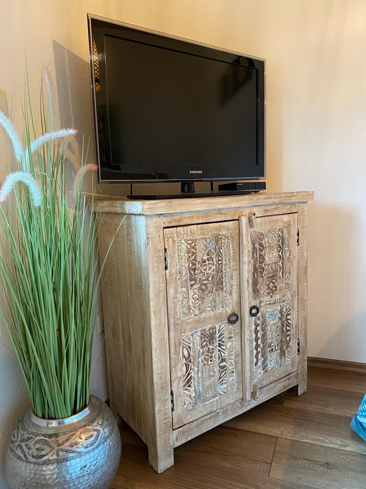 Foto: Wohnraum mit TV