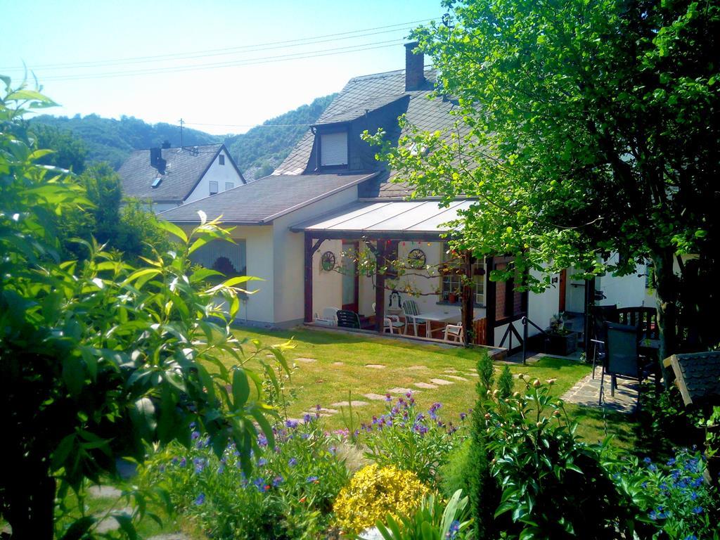 Foto: Weinlaube und Terrasse