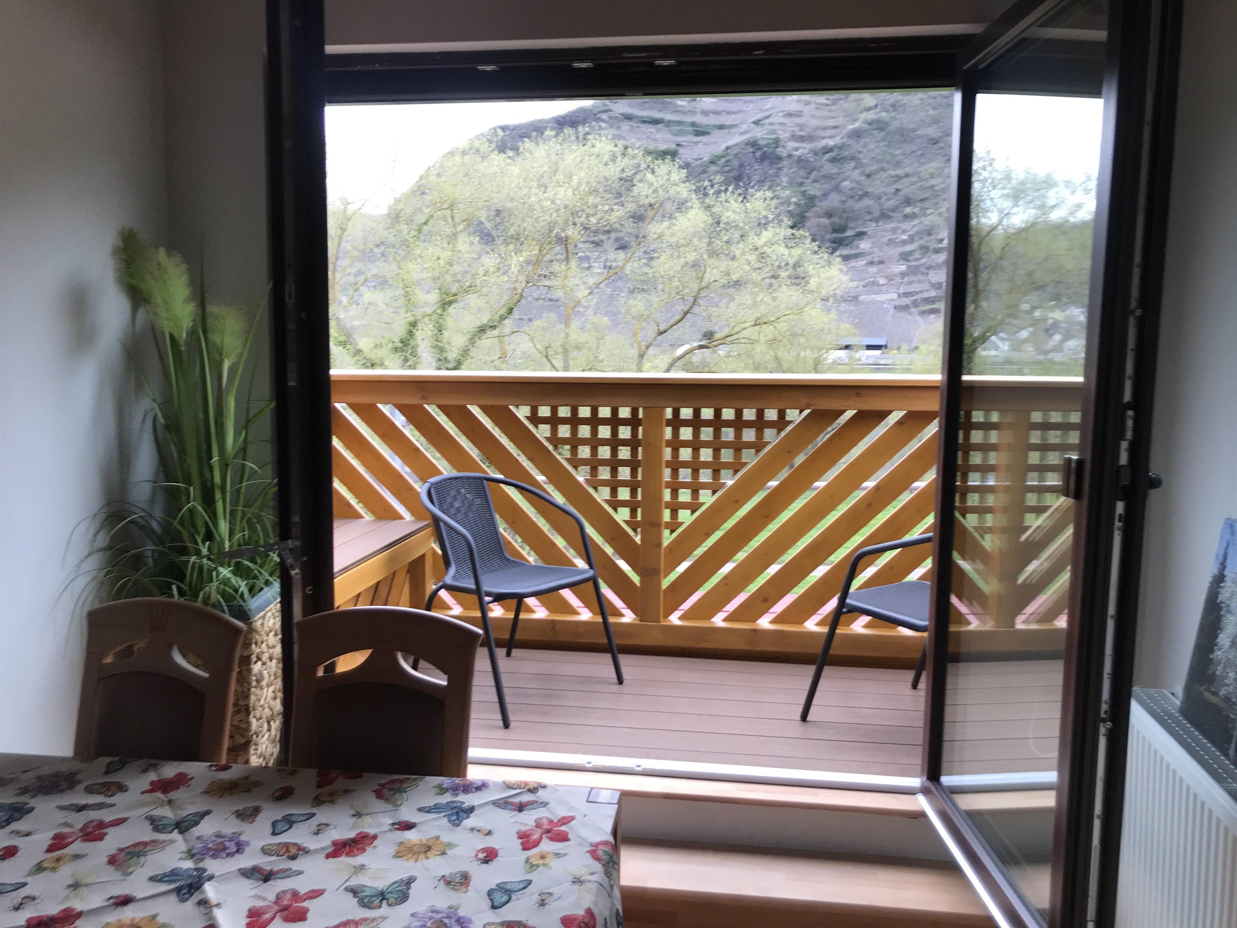 Foto: Balkon mit Blick auf die Mosel
