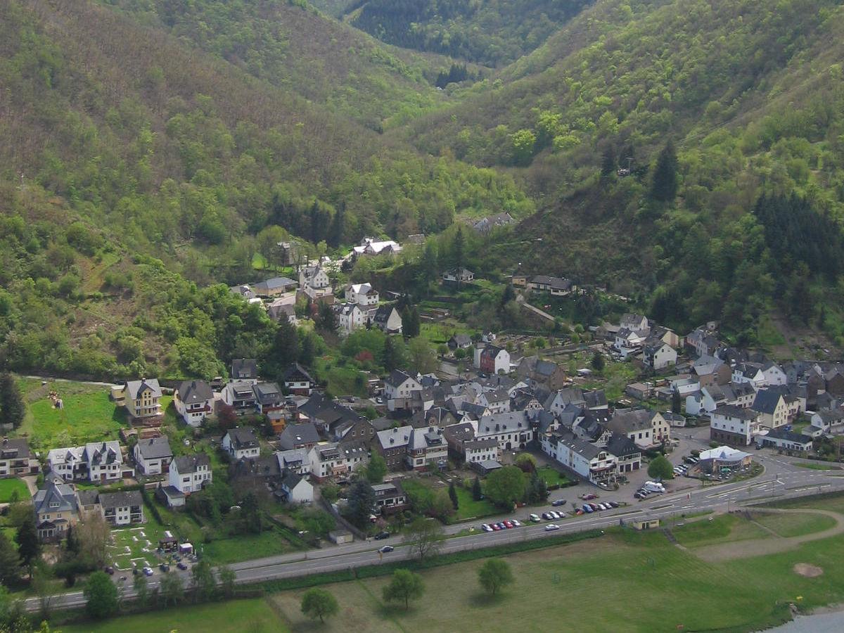 Foto: Blick auf Ihren Ferienort Burgen